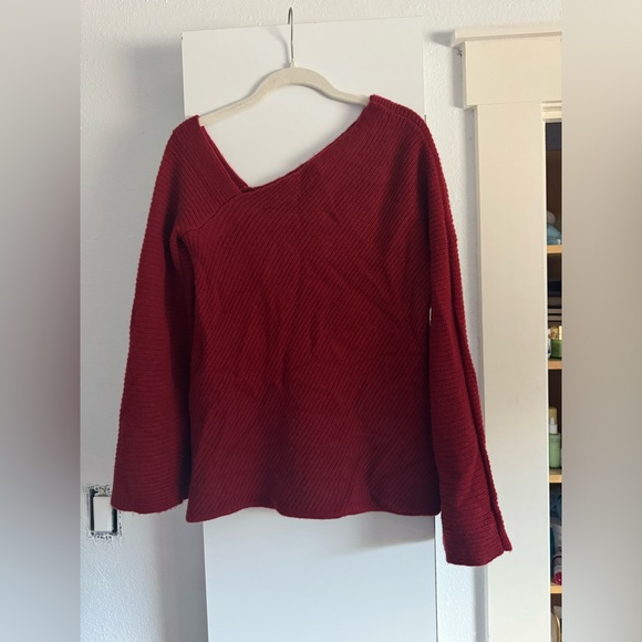 ALC Wool Cashmere Blend Bell Sleeve Sweater in Cherry Red sz xs - Picture 4 of 5